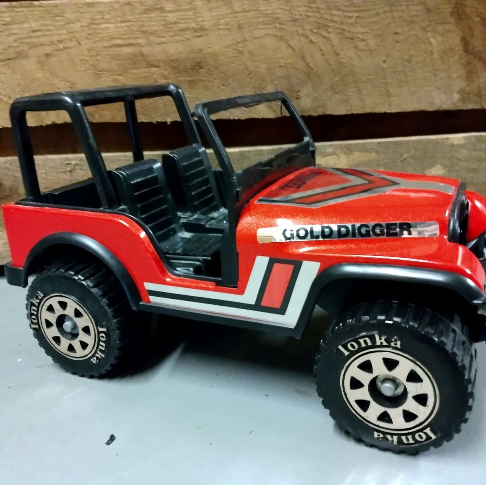 Vintage Tonka Jeep